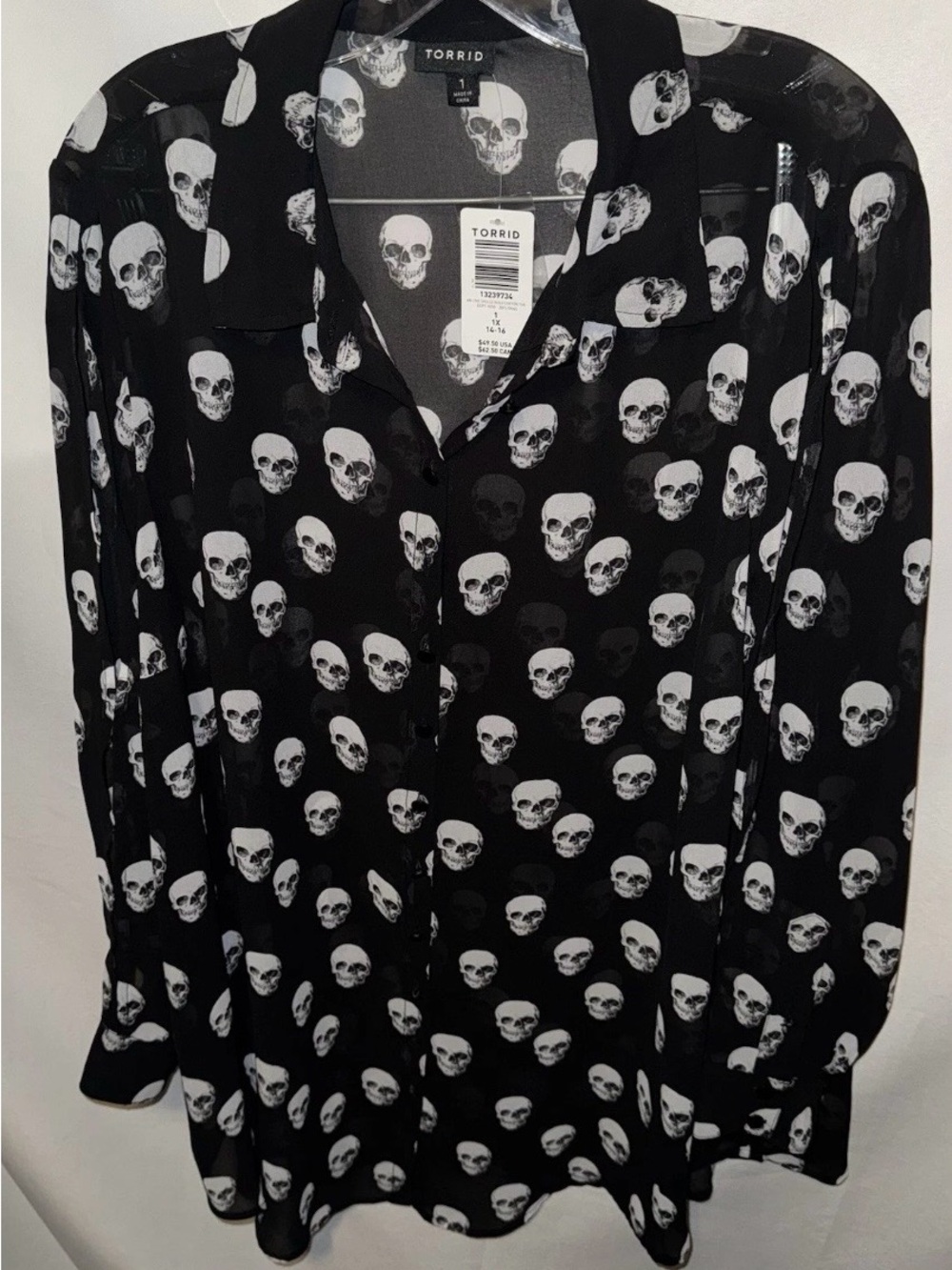 torrid Black Blouse with White Skull Print NWT SIZE 1